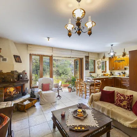 Villa Troodos Riverside *