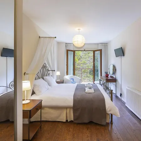 Villa Troodos Riverside