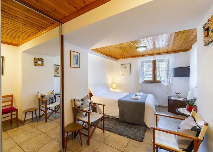 Villa Troodos Riverside *