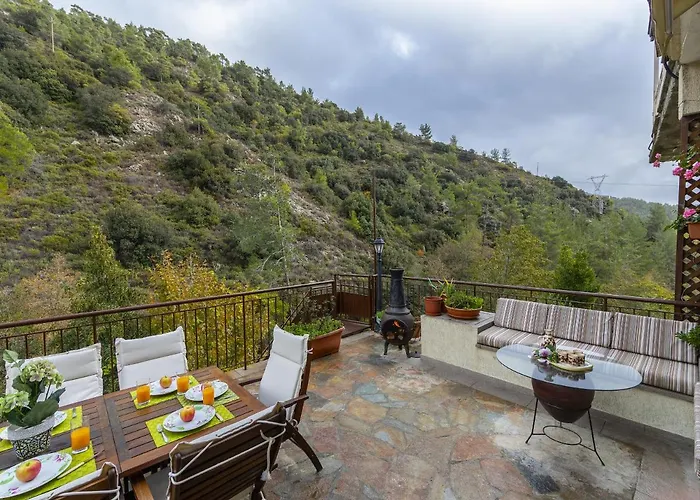 Vila Troodos Riverside *